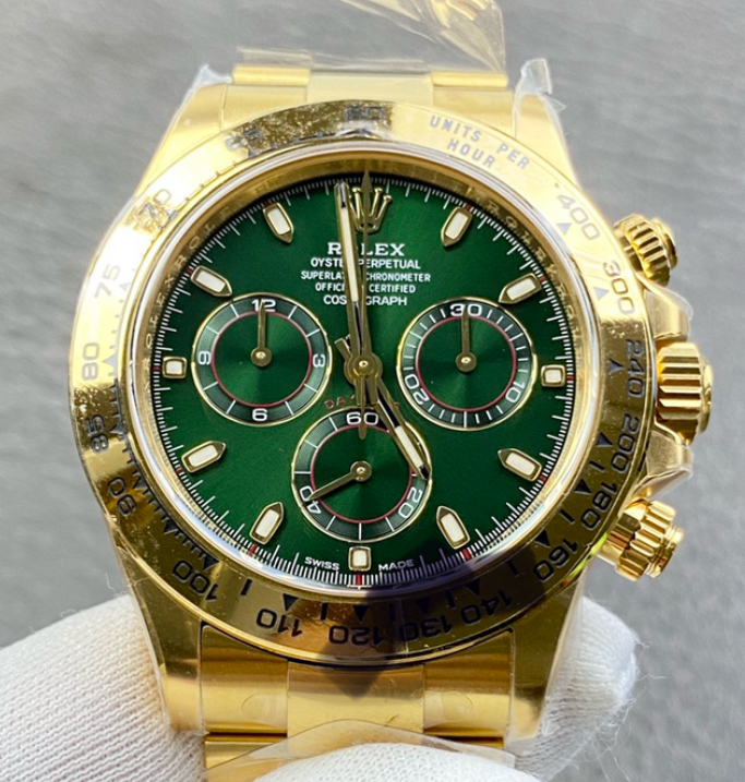 Customer with top watch copy in Wan Chai